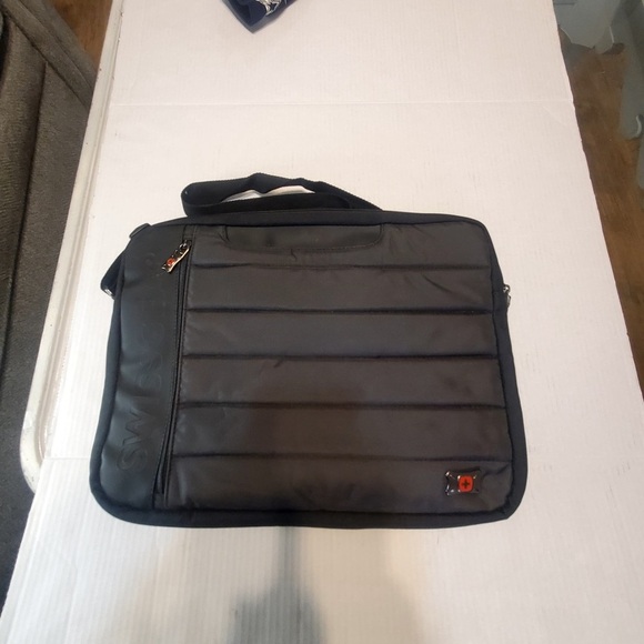 Wenger Swiss Gear  17" Laptop Bag / Case w Strap Black Nice Condition - Picture 7 of 14